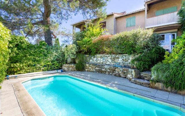 T3 Rez de Jardin,Piscine Privée