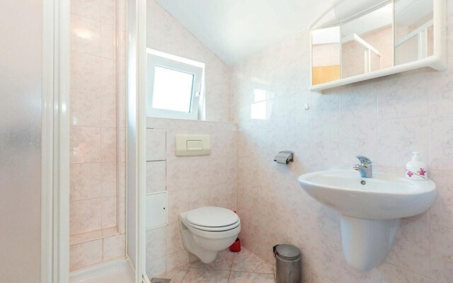 Amazing Home in Novi Vinodolski With Wifi and 5 Bedrooms