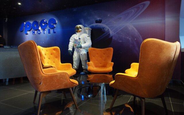 Space Hotel