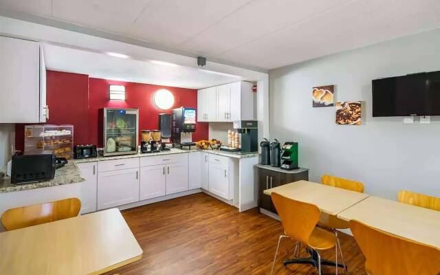 Motel 6 Charleston East Wv