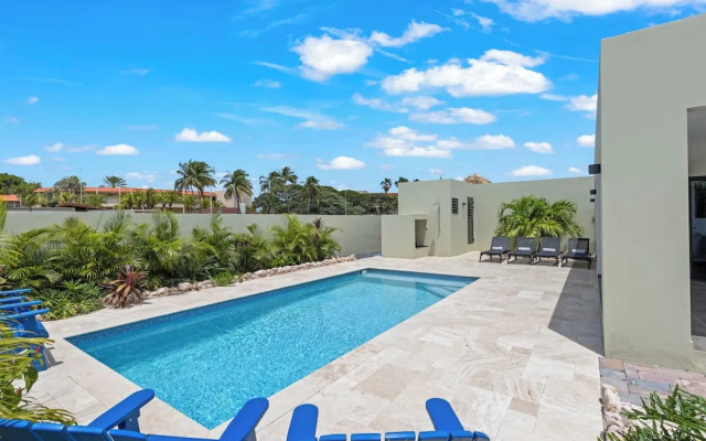 Villa Jasmijn  with private pool, at Mambo Beach