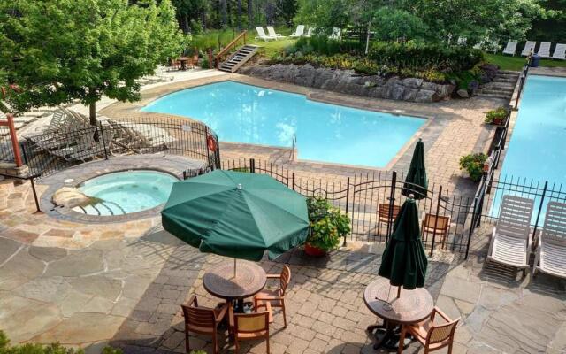 Les Eaux 225-1 by Escapades Tremblant