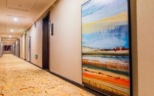 Super 8 Hotel Premier