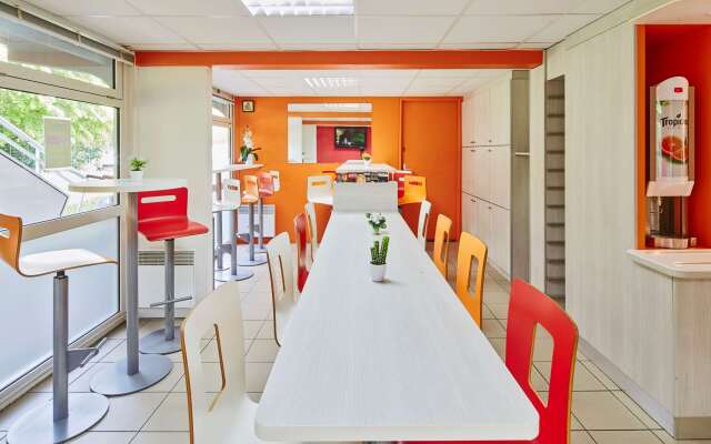 Hôtel Premiere Classe Melun Senart - Vert Saint Denis