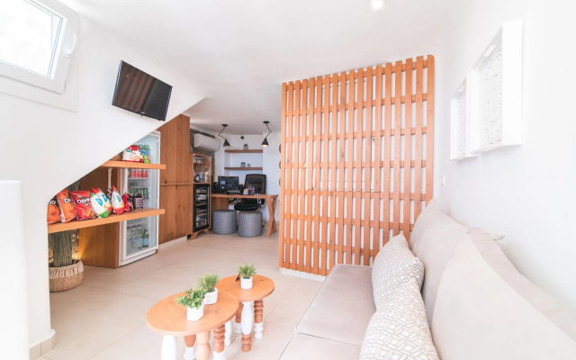Villa Evi & Suites