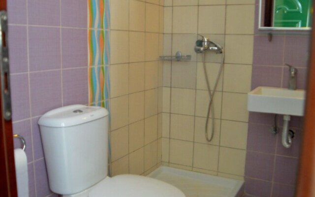 Alexandros Apartments