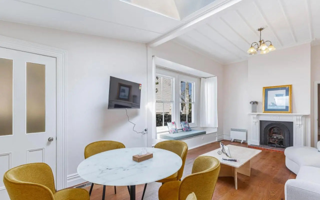 Comfy 4Br Stonefields Home W/ Mt. Wellington Views