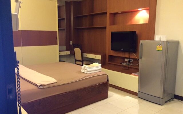 Eight Ville Apartment