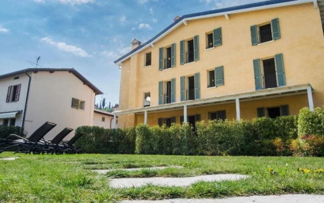 Polpenazze Halldis Apartments