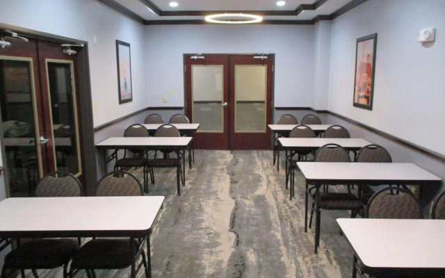 Best Western Carthage Inn & Suites
