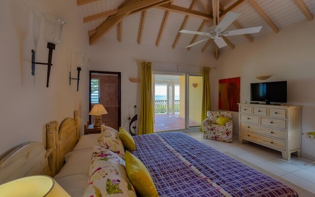 Stunning Orient Bay Ocean Views, Walk to the Beach! AC, Free Wifi, Swimming Pool