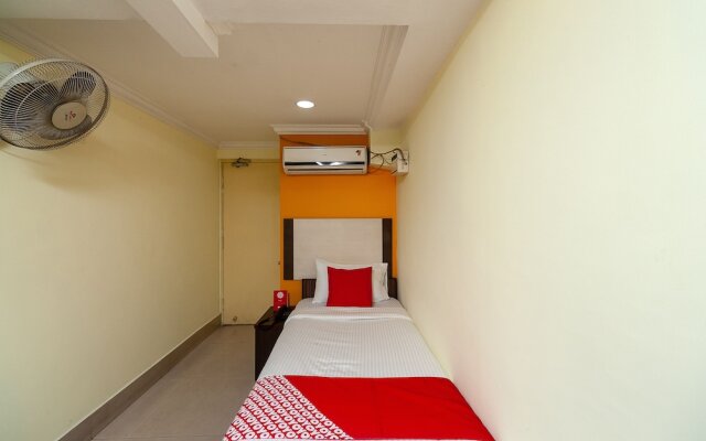 OYO 29267 Hotel Akash Inn