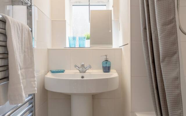 Well-located 2 Bedroom Flat Close To Angel Station