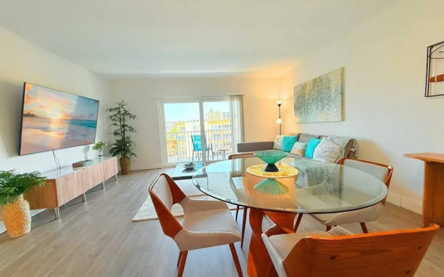 Top Location Waterfront Balcony Dream