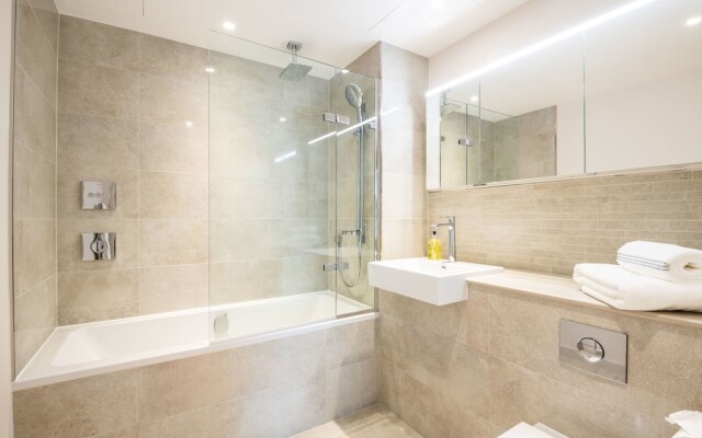 Luxurious Victoria Home by the Apollo Theatre