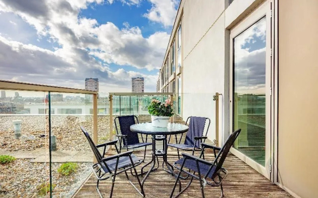 Luxurious Lanterns Court Two-Bedrooms Apartments