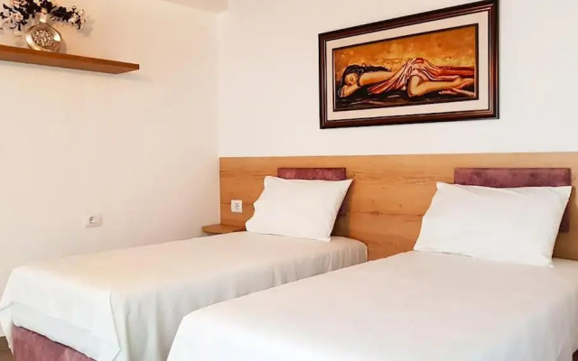 Asi Rooftop Hotel