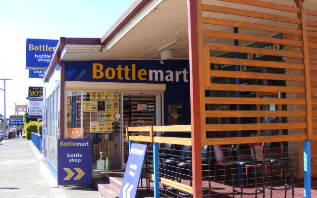 Rod 'N' Reel Hotel Motel Woodburn