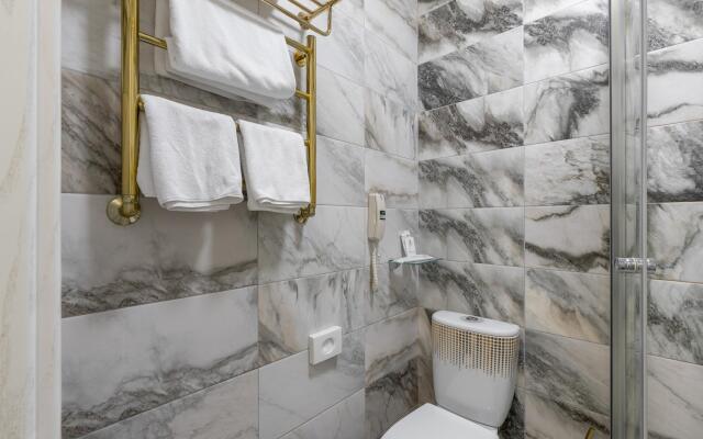 Morskaya Gavan' on Morskoy Lane