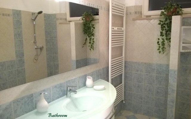Villa In Lucca Placed in a Residential Area, all Services Nearby