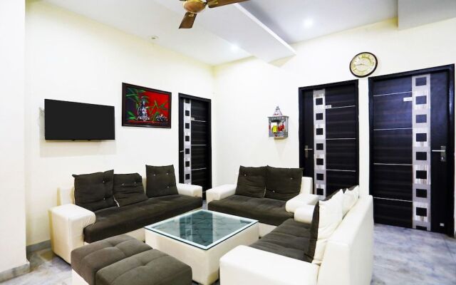 OYO 9382 Hotel Homestay