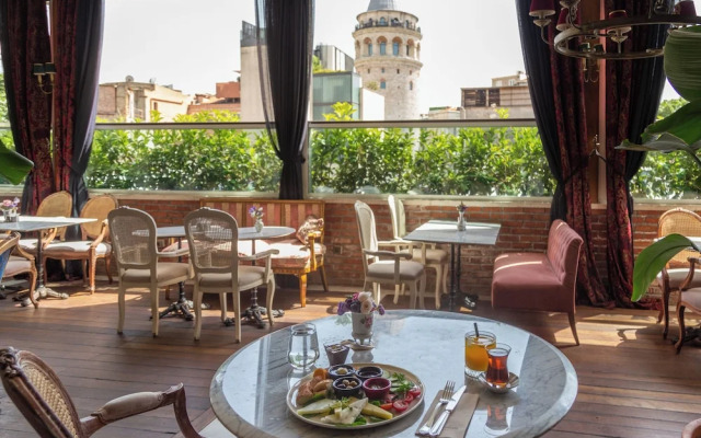Meroddi Galata Flats