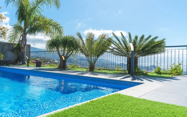Palm Paradise by Atlantic Holiday