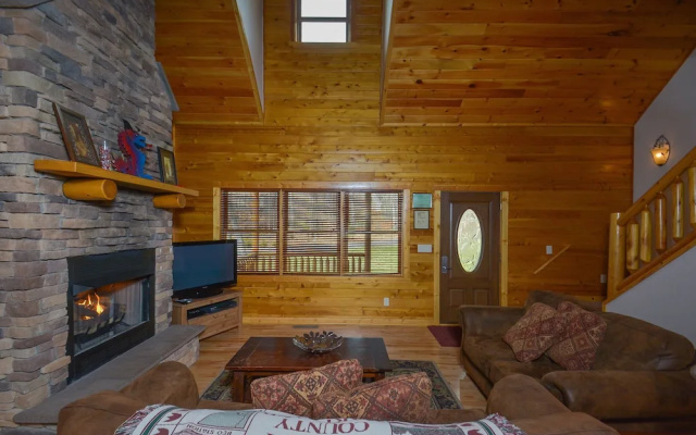 Donovan's Dacha 3 Bedroom House