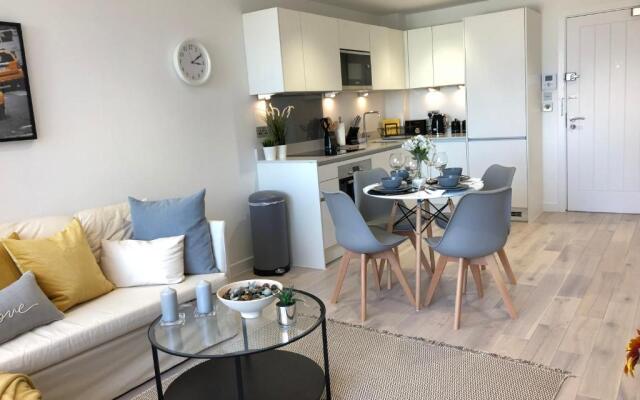 Boutique Collection in Reading by Creatick