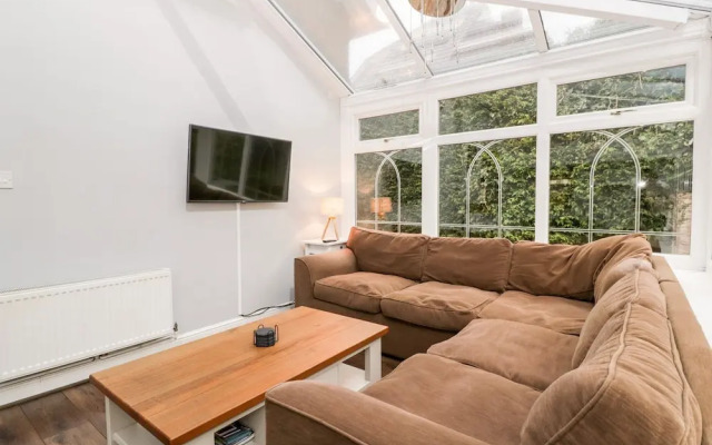 Tree of Life House, Number 27 Bere Lane
