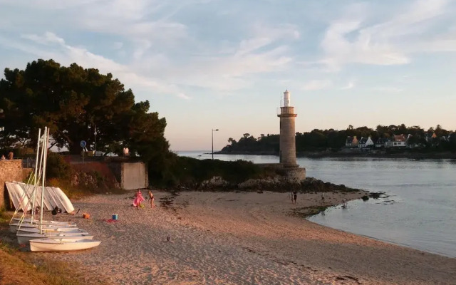 Holiday House With Private Pool in a Shared Property