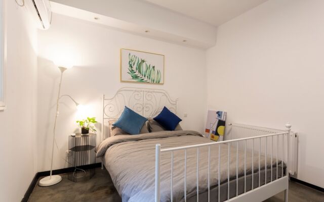 StarHome West Nanjing Road Branch