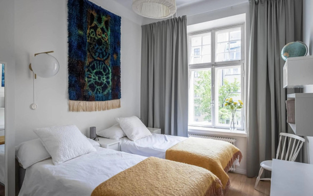 Luxury 2BR Central Getaway, Workation, Staycation, Remote Work