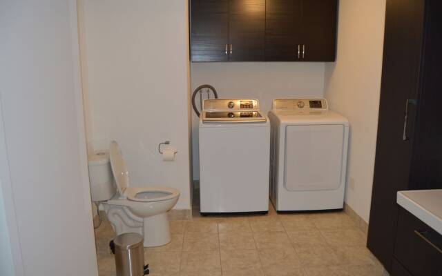 BnbEra - The Rock Apartment