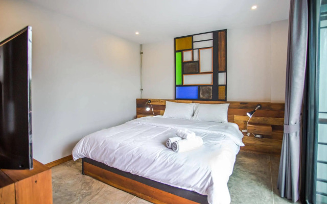 The Arak Bed Bar and Hostel