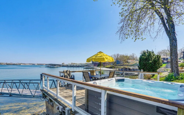 'bittersweet Lakefront Retreat' w/ Hot Tub & Dock!