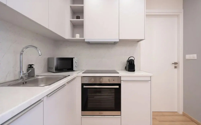 Newly Renovated 2Bdr Apt-5min to metro