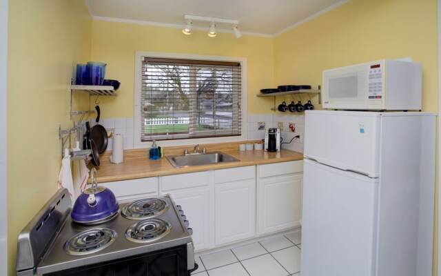 Paradise Suites & Vacation Rentals