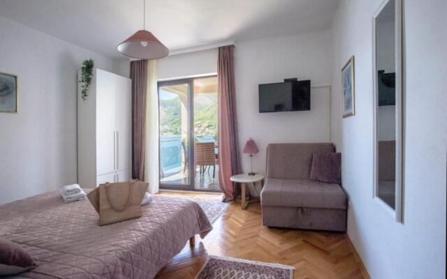 Mesmerizing Studio Flat Near Kotor Bay in Tivat