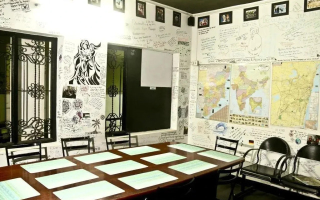 Redlollipop Hostel
