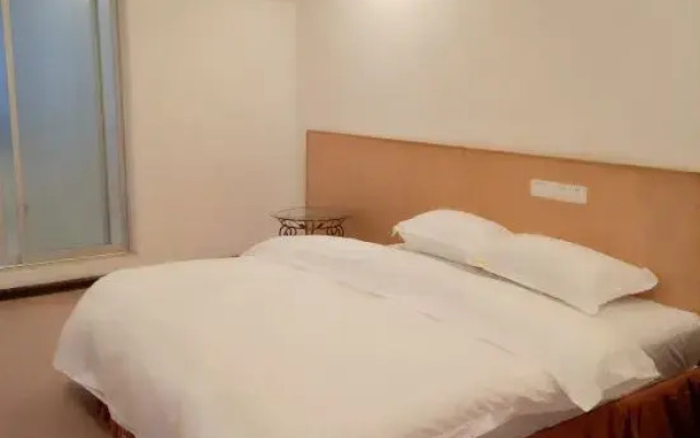 Rongxian Qiaoxiang Hotel