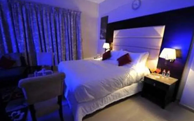 Al-Janadriyah Suites No. 4