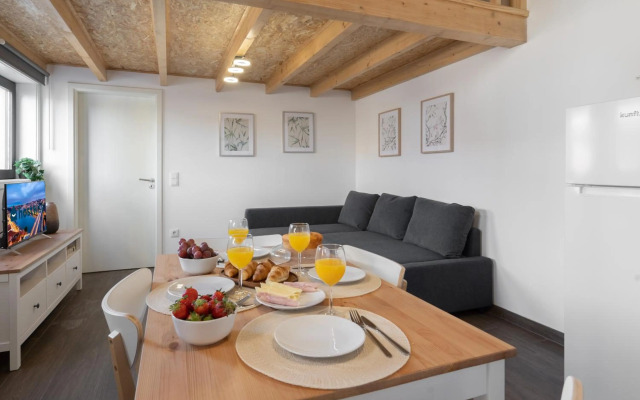 Stylish Duplex House - Terrace & River View