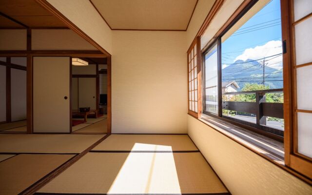 Yufuin Ryokan Okaeri