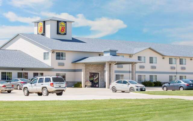 Super 8 by Wyndham Carroll/East