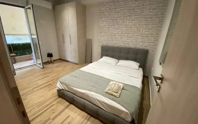 About Love Apartment- At015