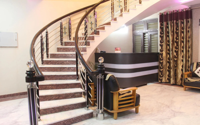 FabHotel Queen Palace by OYO Rooms