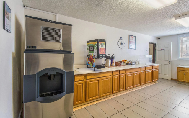 Econo Lodge Alliance