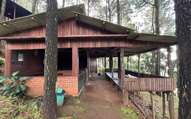 Alas Pacet by TwoSpaces Mojokerto