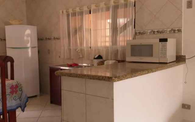 Casa 02 dorm na Rua Salmao